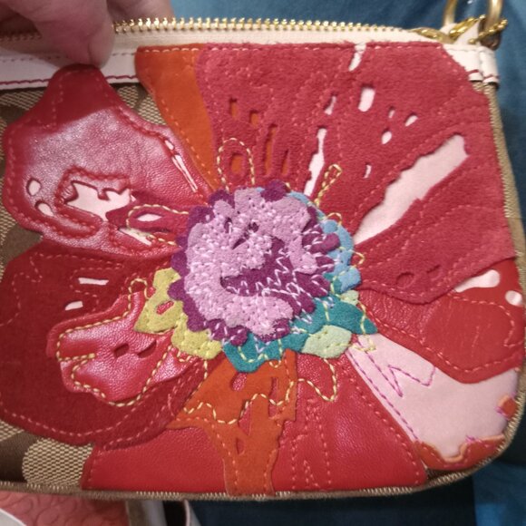 Vintage Limited Edition Coach Pouchette/Wristlet - Picture 12 of 12